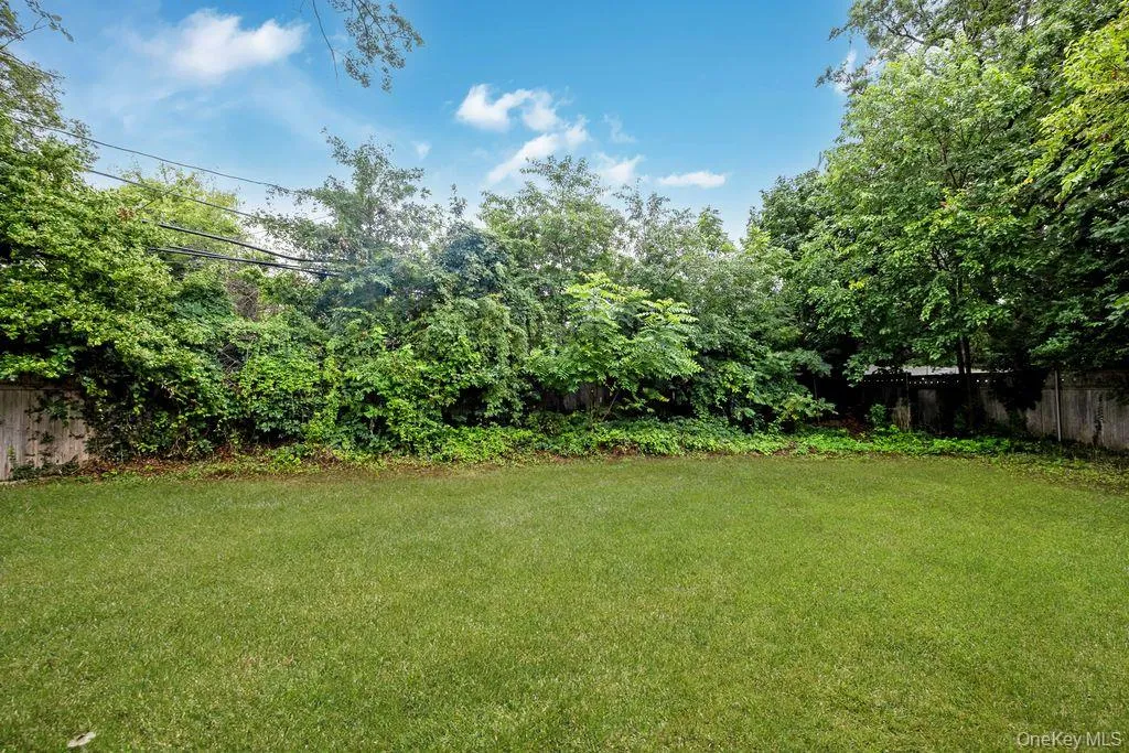 6 Village Drive, Oyster Bay, NY, 5 Bedrooms Bedrooms, 7 Rooms Rooms,3 BathroomsBathrooms,Residential,For Rent,Village,0,1030525 6 Village Drive, Oyster Bay, NY, 5 Bedrooms Bedrooms, 7 Rooms Rooms,3 BathroomsBathrooms,Residential,For Rent,Village,0,1030525