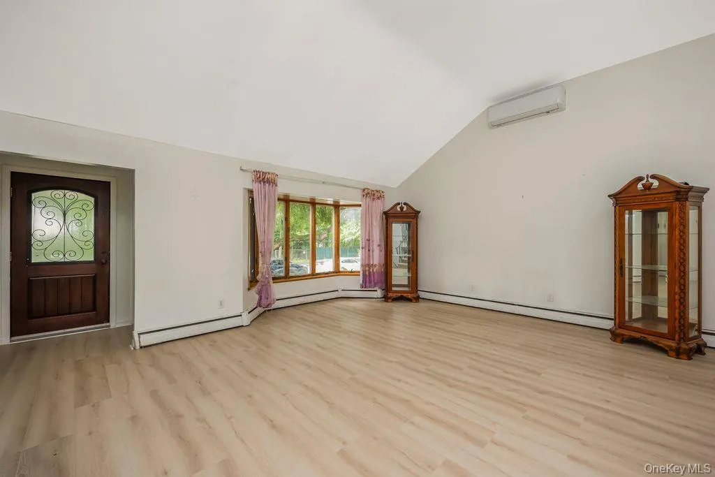 6 Village Drive, Oyster Bay, NY, 5 Bedrooms Bedrooms, 7 Rooms Rooms,3 BathroomsBathrooms,Residential,For Rent,Village,0,1030525 6 Village Drive, Oyster Bay, NY, 5 Bedrooms Bedrooms, 7 Rooms Rooms,3 BathroomsBathrooms,Residential,For Rent,Village,0,1030525