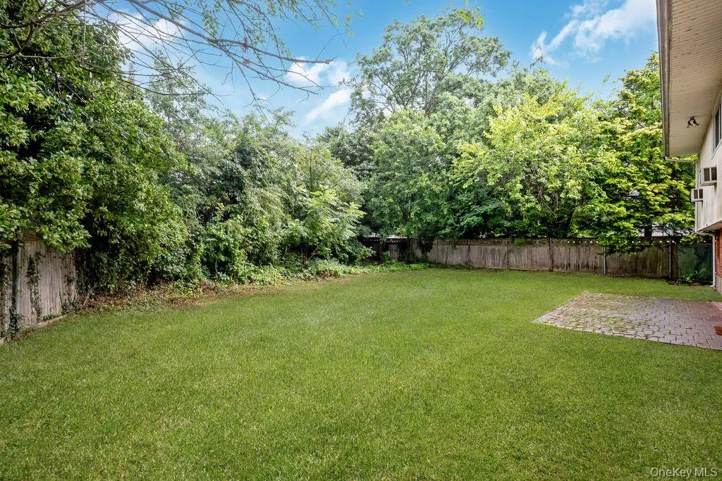 6 Village Drive, Oyster Bay, NY, 5 Bedrooms Bedrooms, 7 Rooms Rooms,3 BathroomsBathrooms,Residential,For Rent,Village,0,1030525 6 Village Drive, Oyster Bay, NY, 5 Bedrooms Bedrooms, 7 Rooms Rooms,3 BathroomsBathrooms,Residential,For Rent,Village,0,1030525