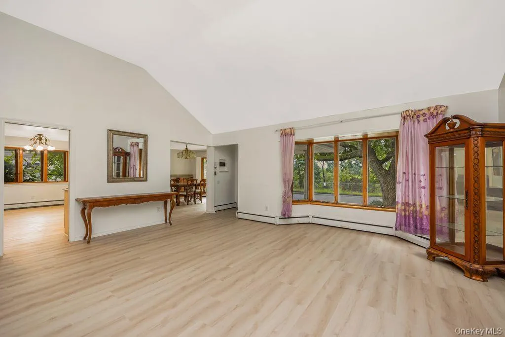 6 Village Drive, Oyster Bay, NY, 5 Bedrooms Bedrooms, 7 Rooms Rooms,3 BathroomsBathrooms,Residential,For Rent,Village,0,1030525 6 Village Drive, Oyster Bay, NY, 5 Bedrooms Bedrooms, 7 Rooms Rooms,3 BathroomsBathrooms,Residential,For Rent,Village,0,1030525