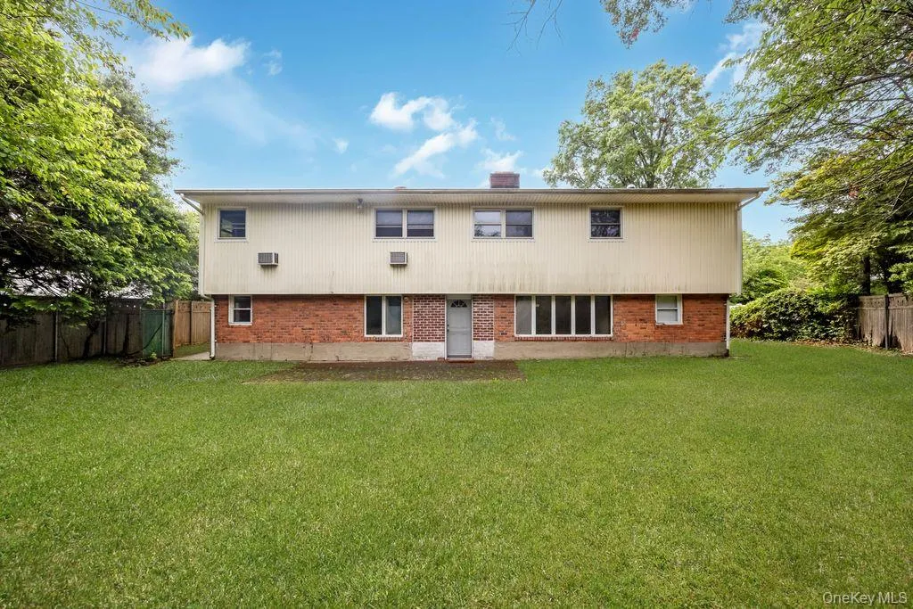 6 Village Drive, Oyster Bay, NY, 5 Bedrooms Bedrooms, 7 Rooms Rooms,3 BathroomsBathrooms,Residential,For Rent,Village,0,1030525 6 Village Drive, Oyster Bay, NY, 5 Bedrooms Bedrooms, 7 Rooms Rooms,3 BathroomsBathrooms,Residential,For Rent,Village,0,1030525