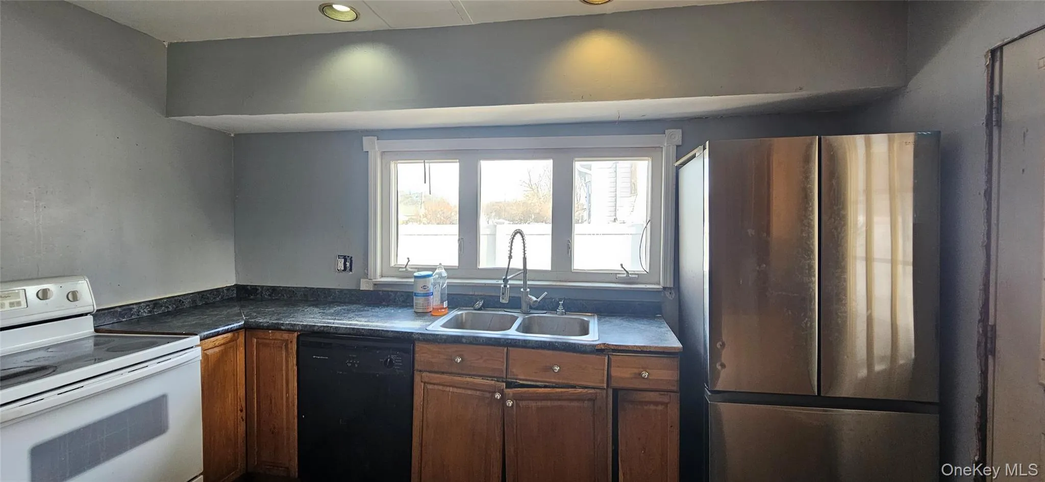 6 Hansen Street, Islip, NY, 5 Bedrooms Bedrooms, 8 Rooms Rooms,2 BathroomsBathrooms,Residential,For Rent,Hansen,0,1030527 6 Hansen Street, Islip, NY, 5 Bedrooms Bedrooms, 8 Rooms Rooms,2 BathroomsBathrooms,Residential,For Rent,Hansen,0,1030527
