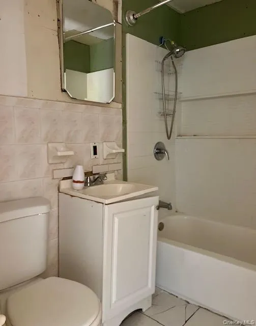 28 Monaco Avenue, Hempstead, NY, 4 Bedrooms Bedrooms, 6 Rooms Rooms,2 BathroomsBathrooms,Residential,For Rent,Monaco,0,1030532 28 Monaco Avenue, Hempstead, NY, 4 Bedrooms Bedrooms, 6 Rooms Rooms,2 BathroomsBathrooms,Residential,For Rent,Monaco,0,1030532