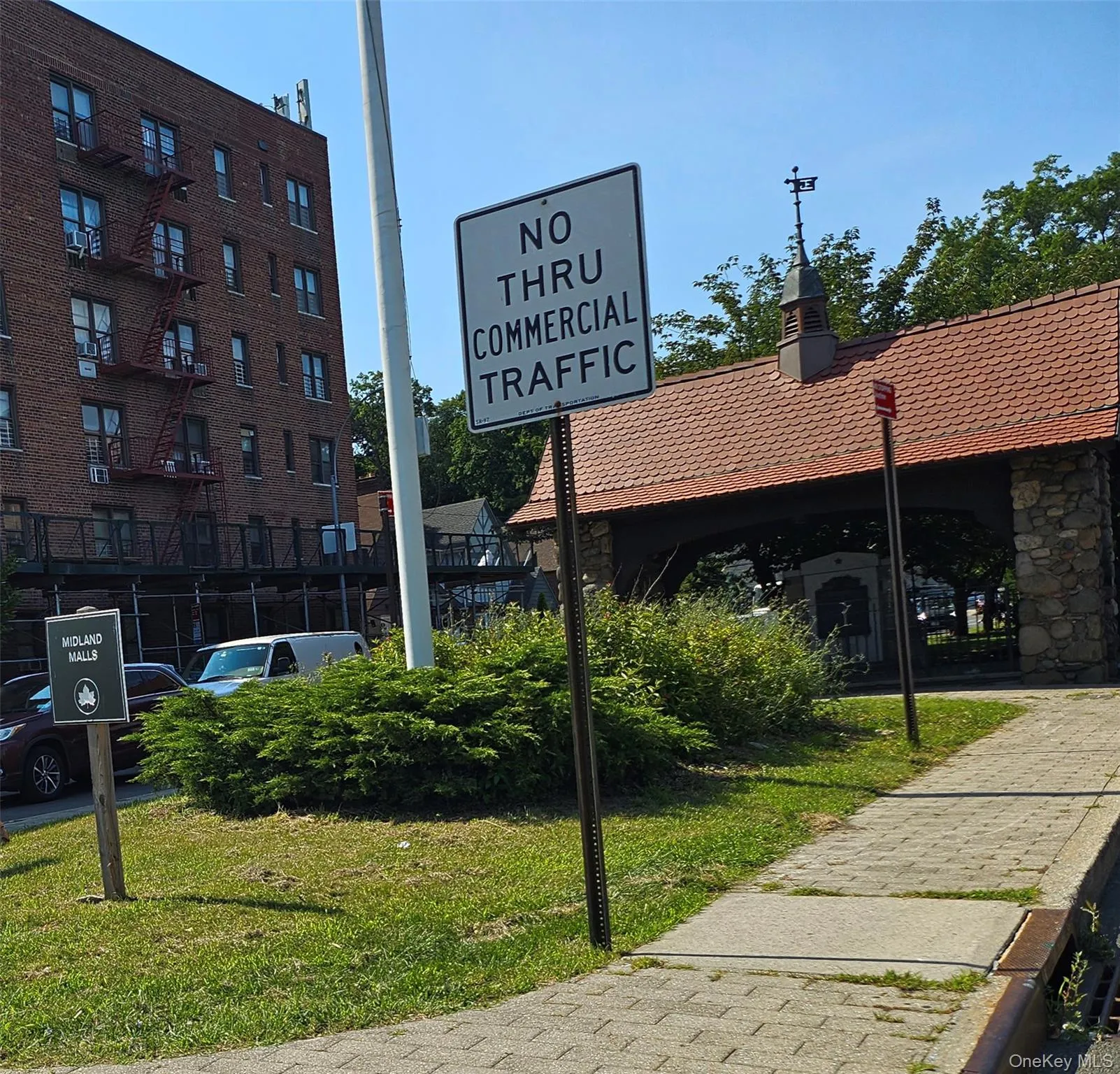 87-01 Midland Parkway, New York, NY, 2 Rooms Rooms,1 BathroomBathrooms,Residential,For Rent,Midland,0,1030534 87-01 Midland Parkway, New York, NY, 2 Rooms Rooms,1 BathroomBathrooms,Residential,For Rent,Midland,0,1030534