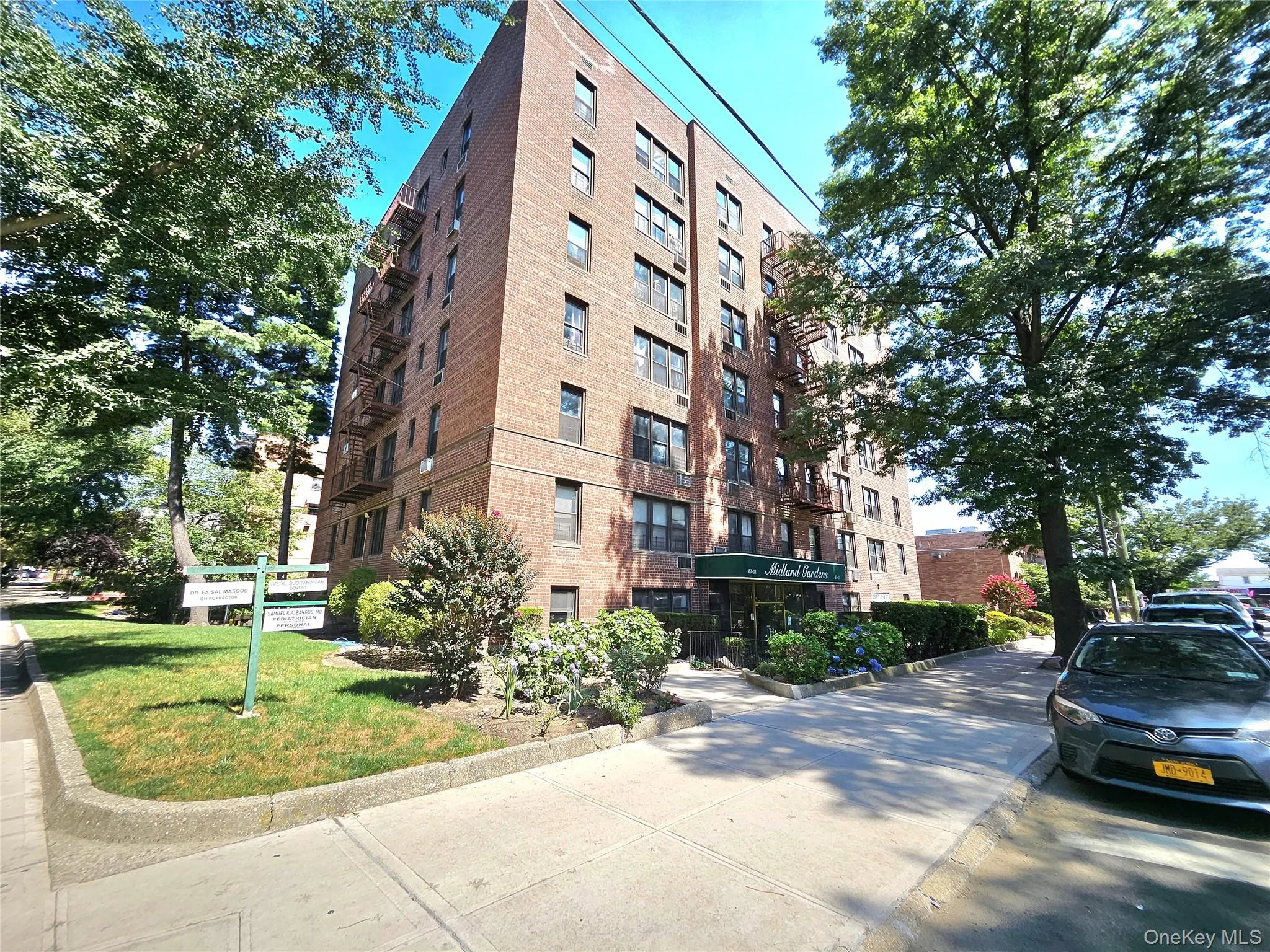 87-01 Midland Parkway, New York, NY, 2 Rooms Rooms,1 BathroomBathrooms,Residential,For Rent,Midland,0,1030534 87-01 Midland Parkway, New York, NY, 2 Rooms Rooms,1 BathroomBathrooms,Residential,For Rent,Midland,0,1030534