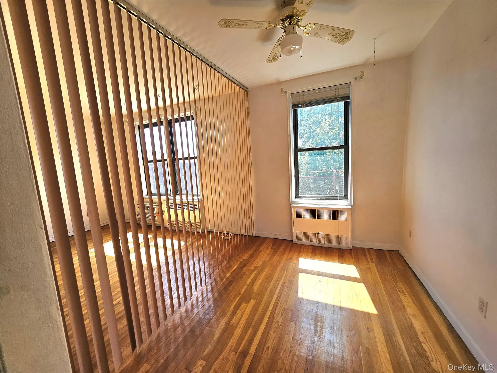 87-01 Midland Parkway, New York, NY, 2 Rooms Rooms,1 BathroomBathrooms,Residential,For Rent,Midland,0,1030534 87-01 Midland Parkway, New York, NY, 2 Rooms Rooms,1 BathroomBathrooms,Residential,For Rent,Midland,0,1030534