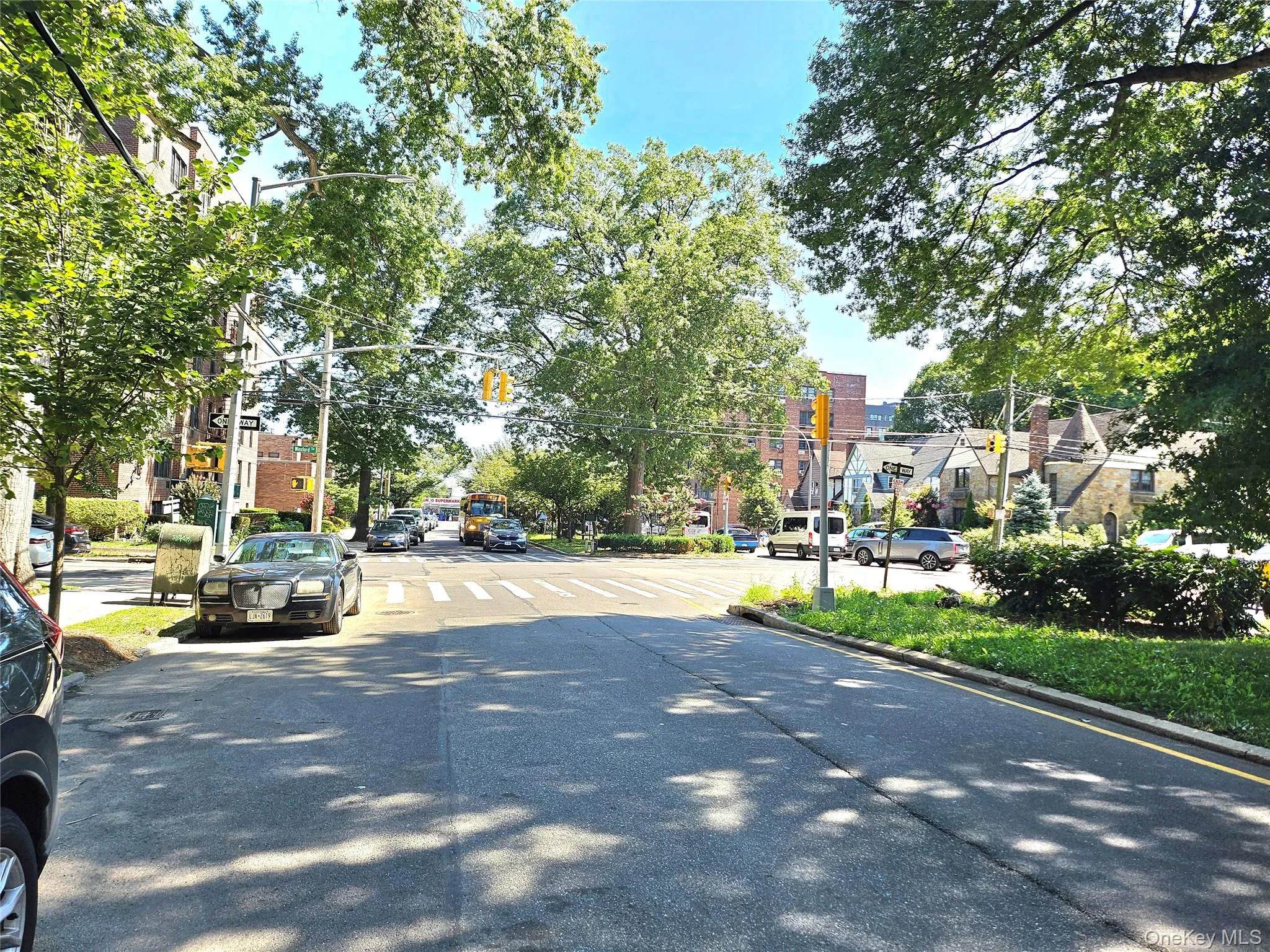 87-01 Midland Parkway, New York, NY, 2 Rooms Rooms,1 BathroomBathrooms,Residential,For Rent,Midland,0,1030534 87-01 Midland Parkway, New York, NY, 2 Rooms Rooms,1 BathroomBathrooms,Residential,For Rent,Midland,0,1030534