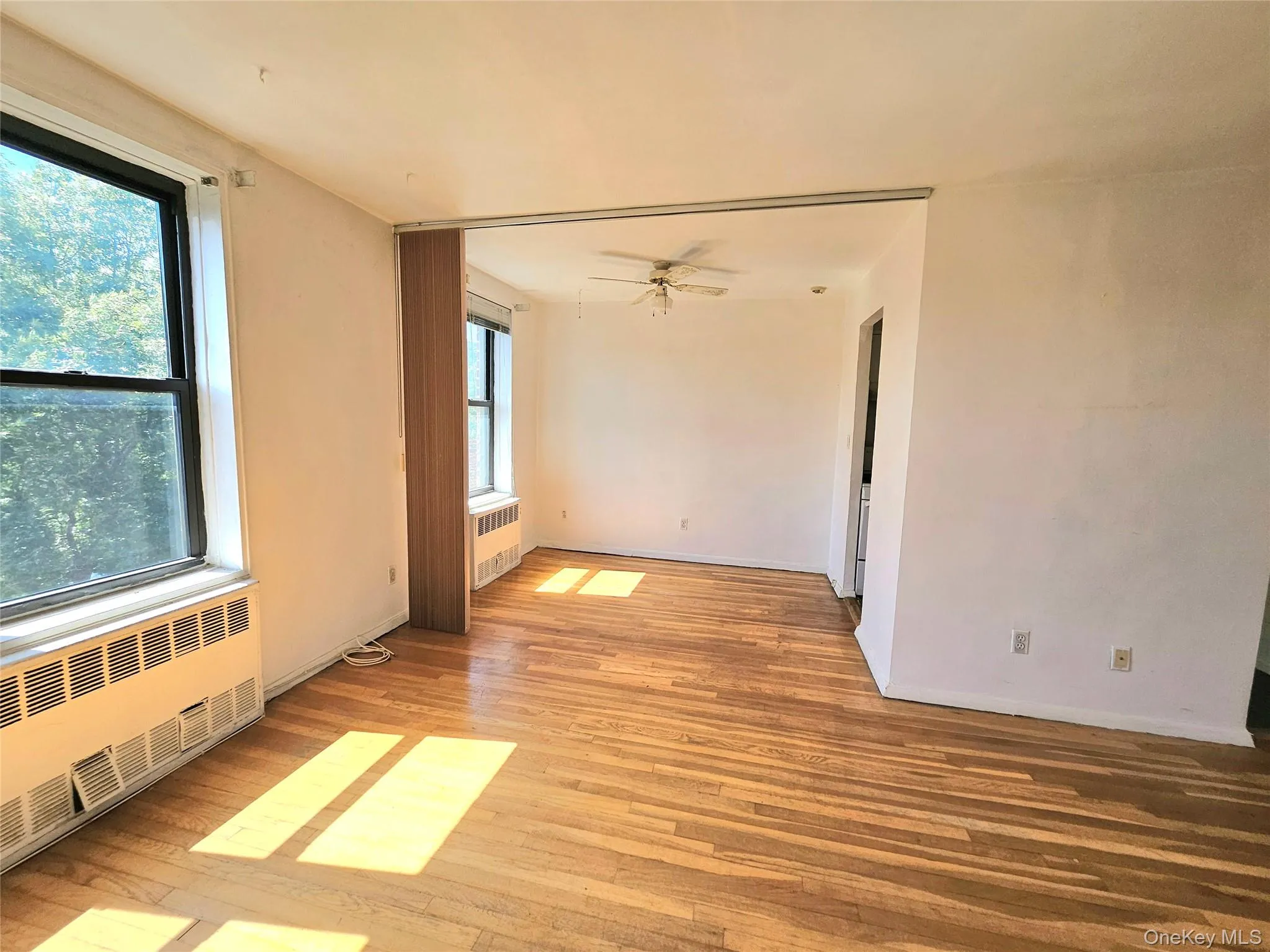 87-01 Midland Parkway, New York, NY, 2 Rooms Rooms,1 BathroomBathrooms,Residential,For Rent,Midland,0,1030534 87-01 Midland Parkway, New York, NY, 2 Rooms Rooms,1 BathroomBathrooms,Residential,For Rent,Midland,0,1030534