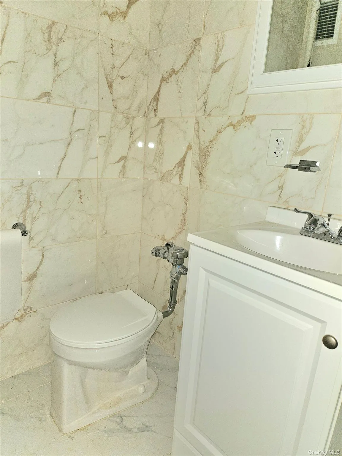 87-01 Midland Parkway, New York, NY, 2 Rooms Rooms,1 BathroomBathrooms,Residential,For Rent,Midland,0,1030534 87-01 Midland Parkway, New York, NY, 2 Rooms Rooms,1 BathroomBathrooms,Residential,For Rent,Midland,0,1030534