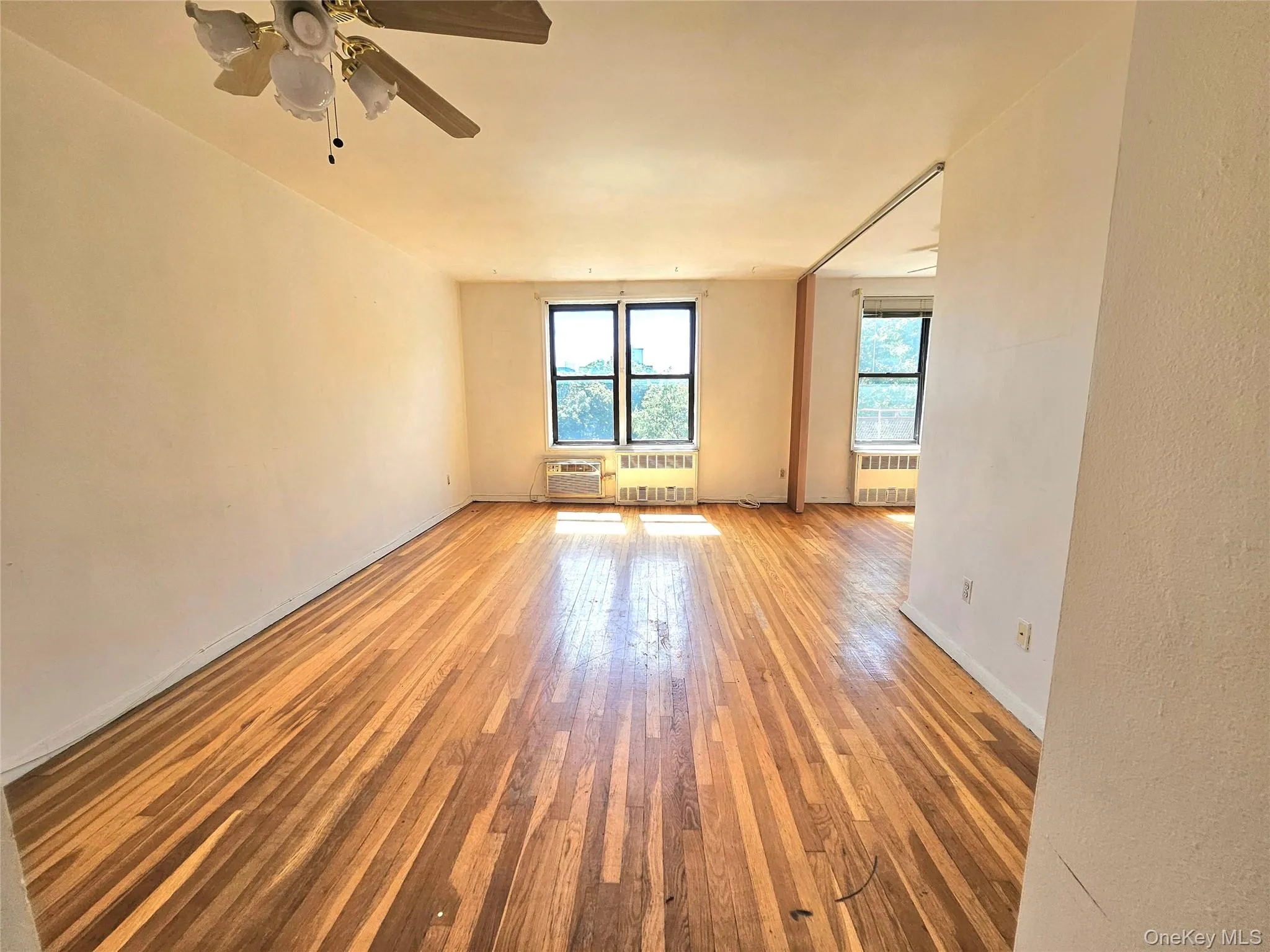 87-01 Midland Parkway, New York, NY, 2 Rooms Rooms,1 BathroomBathrooms,Residential,For Rent,Midland,0,1030534 87-01 Midland Parkway, New York, NY, 2 Rooms Rooms,1 BathroomBathrooms,Residential,For Rent,Midland,0,1030534