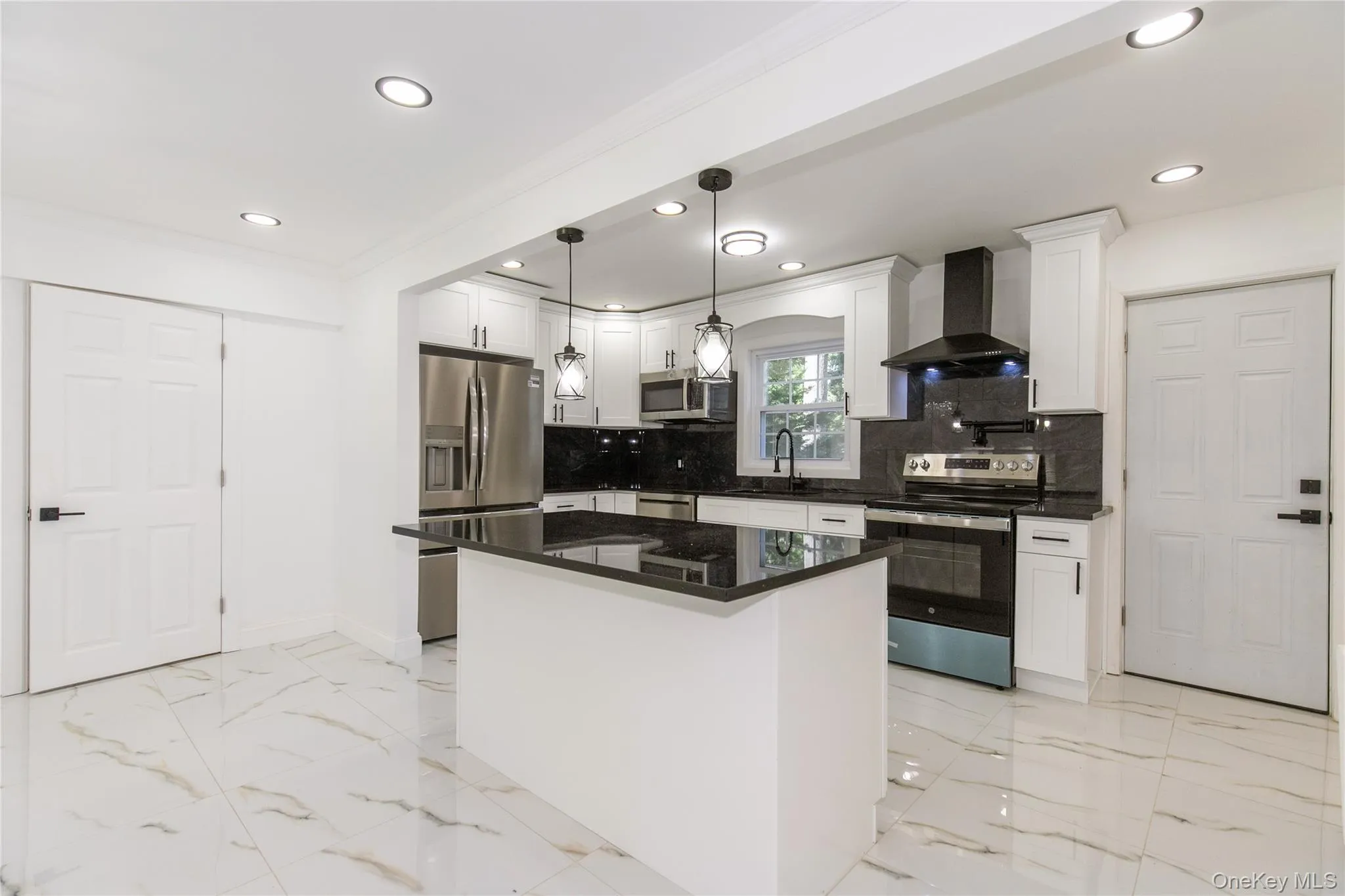 329 Euclid Street, Hempstead, NY, 5 Bedrooms Bedrooms, 9 Rooms Rooms,1 BathroomBathrooms,Residential,For Rent,Euclid,0,1030535 329 Euclid Street, Hempstead, NY, 5 Bedrooms Bedrooms, 9 Rooms Rooms,1 BathroomBathrooms,Residential,For Rent,Euclid,0,1030535
