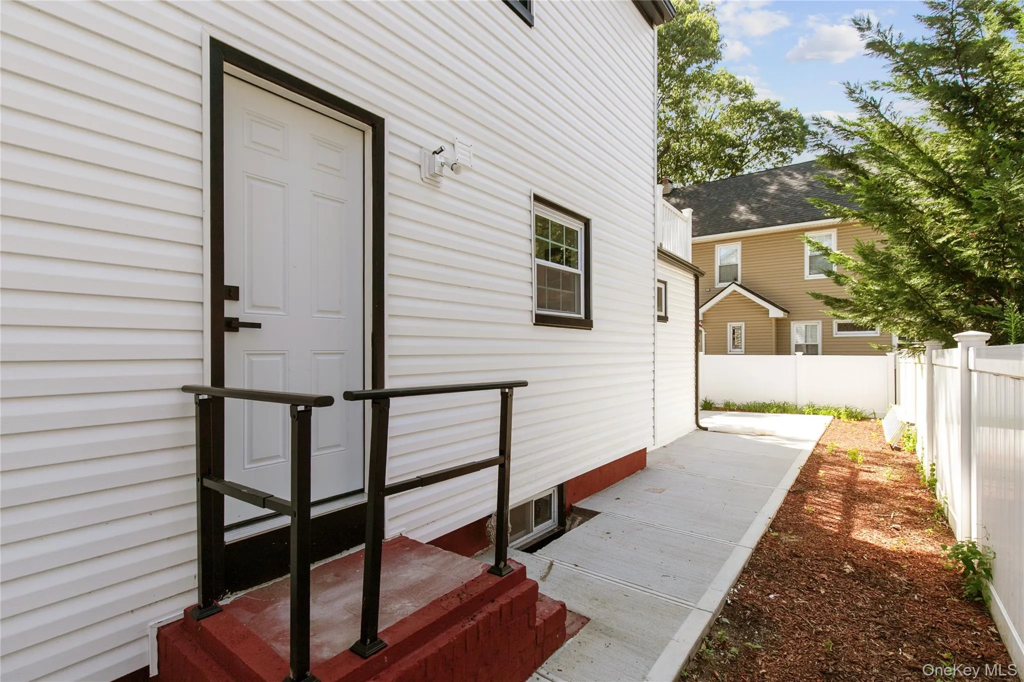 329 Euclid Street, Hempstead, NY, 5 Bedrooms Bedrooms, 9 Rooms Rooms,1 BathroomBathrooms,Residential,For Rent,Euclid,0,1030535 329 Euclid Street, Hempstead, NY, 5 Bedrooms Bedrooms, 9 Rooms Rooms,1 BathroomBathrooms,Residential,For Rent,Euclid,0,1030535