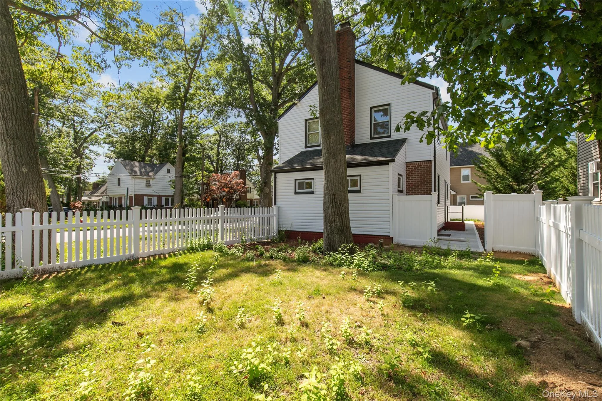 329 Euclid Street, Hempstead, NY, 5 Bedrooms Bedrooms, 9 Rooms Rooms,1 BathroomBathrooms,Residential,For Rent,Euclid,0,1030535 329 Euclid Street, Hempstead, NY, 5 Bedrooms Bedrooms, 9 Rooms Rooms,1 BathroomBathrooms,Residential,For Rent,Euclid,0,1030535