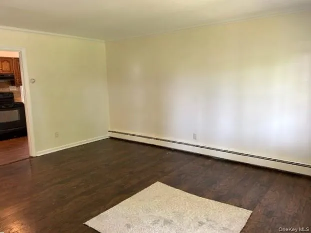 6 Beechwood Place, Oyster Bay, NY, 3 Bedrooms Bedrooms, 7 Rooms Rooms,1 BathroomBathrooms,Residential Lease,For Rent,Beechwood,0,1030542 6 Beechwood Place, Oyster Bay, NY, 3 Bedrooms Bedrooms, 7 Rooms Rooms,1 BathroomBathrooms,Residential Lease,For Rent,Beechwood,0,1030542