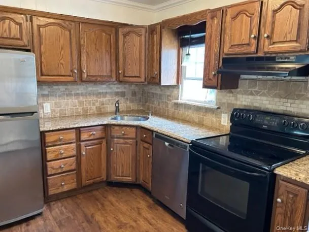 6 Beechwood Place, Oyster Bay, NY, 3 Bedrooms Bedrooms, 7 Rooms Rooms,1 BathroomBathrooms,Residential Lease,For Rent,Beechwood,0,1030542 6 Beechwood Place, Oyster Bay, NY, 3 Bedrooms Bedrooms, 7 Rooms Rooms,1 BathroomBathrooms,Residential Lease,For Rent,Beechwood,0,1030542