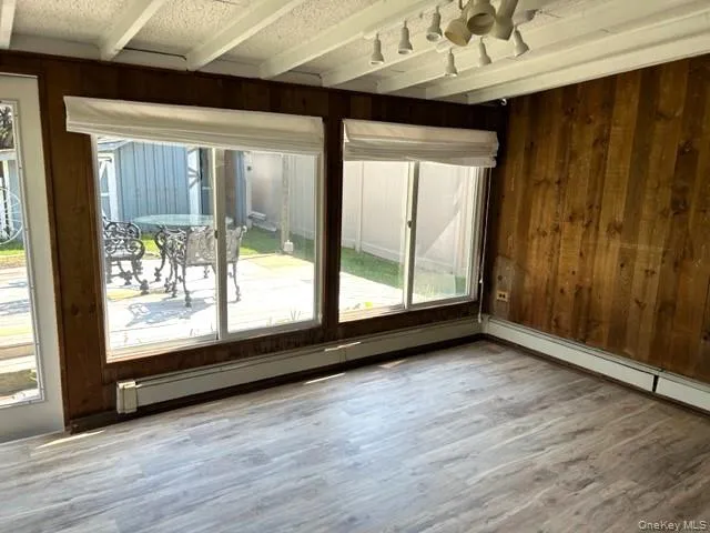6 Beechwood Place, Oyster Bay, NY, 3 Bedrooms Bedrooms, 7 Rooms Rooms,1 BathroomBathrooms,Residential Lease,For Rent,Beechwood,0,1030542 6 Beechwood Place, Oyster Bay, NY, 3 Bedrooms Bedrooms, 7 Rooms Rooms,1 BathroomBathrooms,Residential Lease,For Rent,Beechwood,0,1030542
