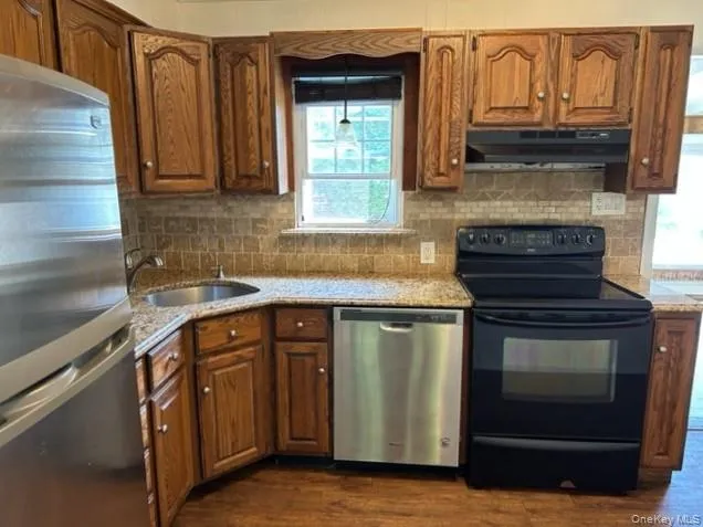 6 Beechwood Place, Oyster Bay, NY, 3 Bedrooms Bedrooms, 7 Rooms Rooms,1 BathroomBathrooms,Residential Lease,For Rent,Beechwood,0,1030542 6 Beechwood Place, Oyster Bay, NY, 3 Bedrooms Bedrooms, 7 Rooms Rooms,1 BathroomBathrooms,Residential Lease,For Rent,Beechwood,0,1030542