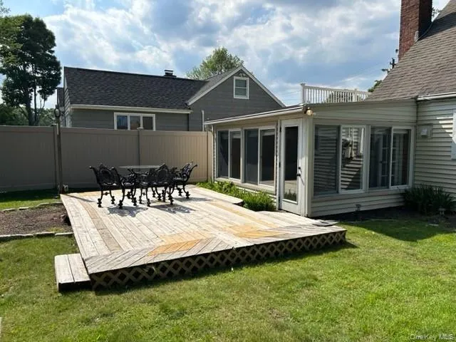 6 Beechwood Place, Oyster Bay, NY, 3 Bedrooms Bedrooms, 7 Rooms Rooms,1 BathroomBathrooms,Residential Lease,For Rent,Beechwood,0,1030542 6 Beechwood Place, Oyster Bay, NY, 3 Bedrooms Bedrooms, 7 Rooms Rooms,1 BathroomBathrooms,Residential Lease,For Rent,Beechwood,0,1030542