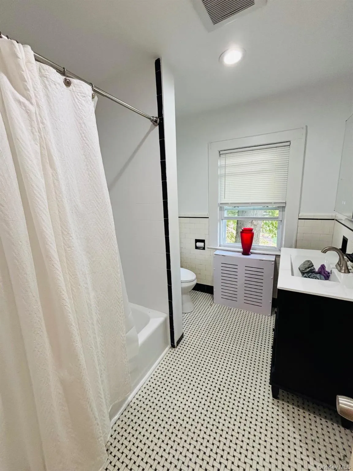29 Roosevelt Street, Glen Cove, NY, 3 Bedrooms Bedrooms, 6 Rooms Rooms,1 BathroomBathrooms,Residential,For Rent,Roosevelt,0,1030544 29 Roosevelt Street, Glen Cove, NY, 3 Bedrooms Bedrooms, 6 Rooms Rooms,1 BathroomBathrooms,Residential,For Rent,Roosevelt,0,1030544
