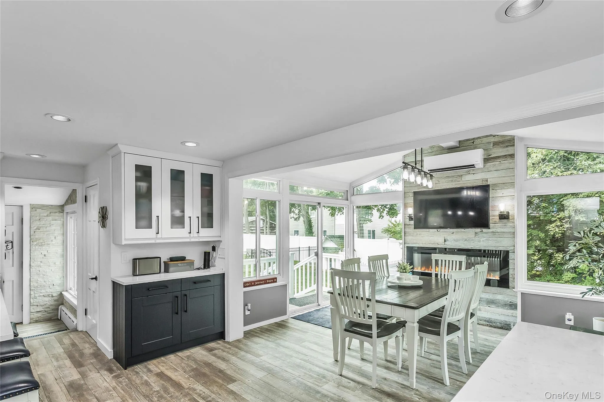 75 Penataquit Avenue, Islip, NY, 6 Bedrooms Bedrooms, 10 Rooms Rooms,3 BathroomsBathrooms,Residential,For Rent,Penataquit,0,1030549 75 Penataquit Avenue, Islip, NY, 6 Bedrooms Bedrooms, 10 Rooms Rooms,3 BathroomsBathrooms,Residential,For Rent,Penataquit,0,1030549