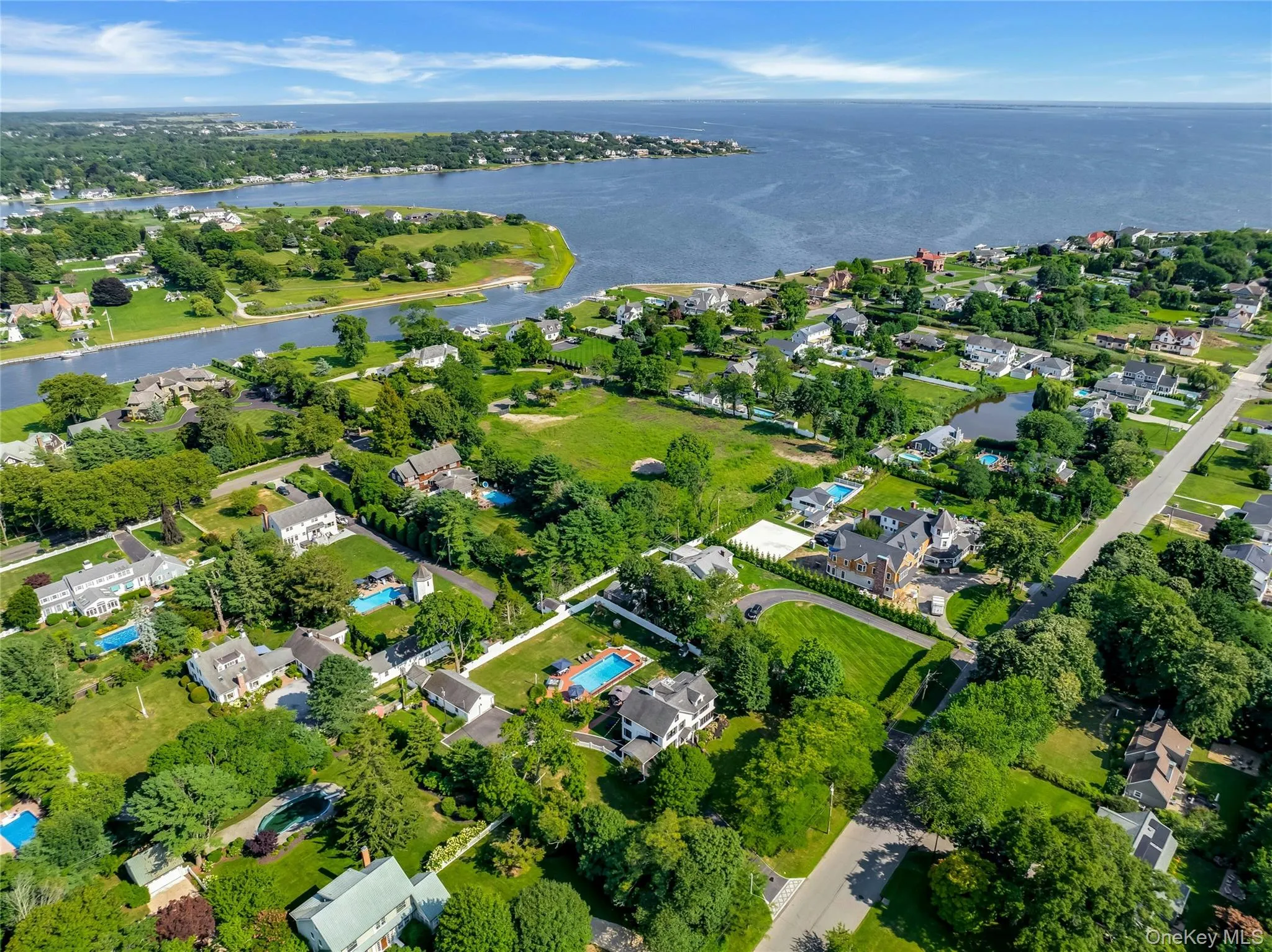 75 Penataquit Avenue, Islip, NY, 6 Bedrooms Bedrooms, 10 Rooms Rooms,3 BathroomsBathrooms,Residential,For Rent,Penataquit,0,1030549 75 Penataquit Avenue, Islip, NY, 6 Bedrooms Bedrooms, 10 Rooms Rooms,3 BathroomsBathrooms,Residential,For Rent,Penataquit,0,1030549