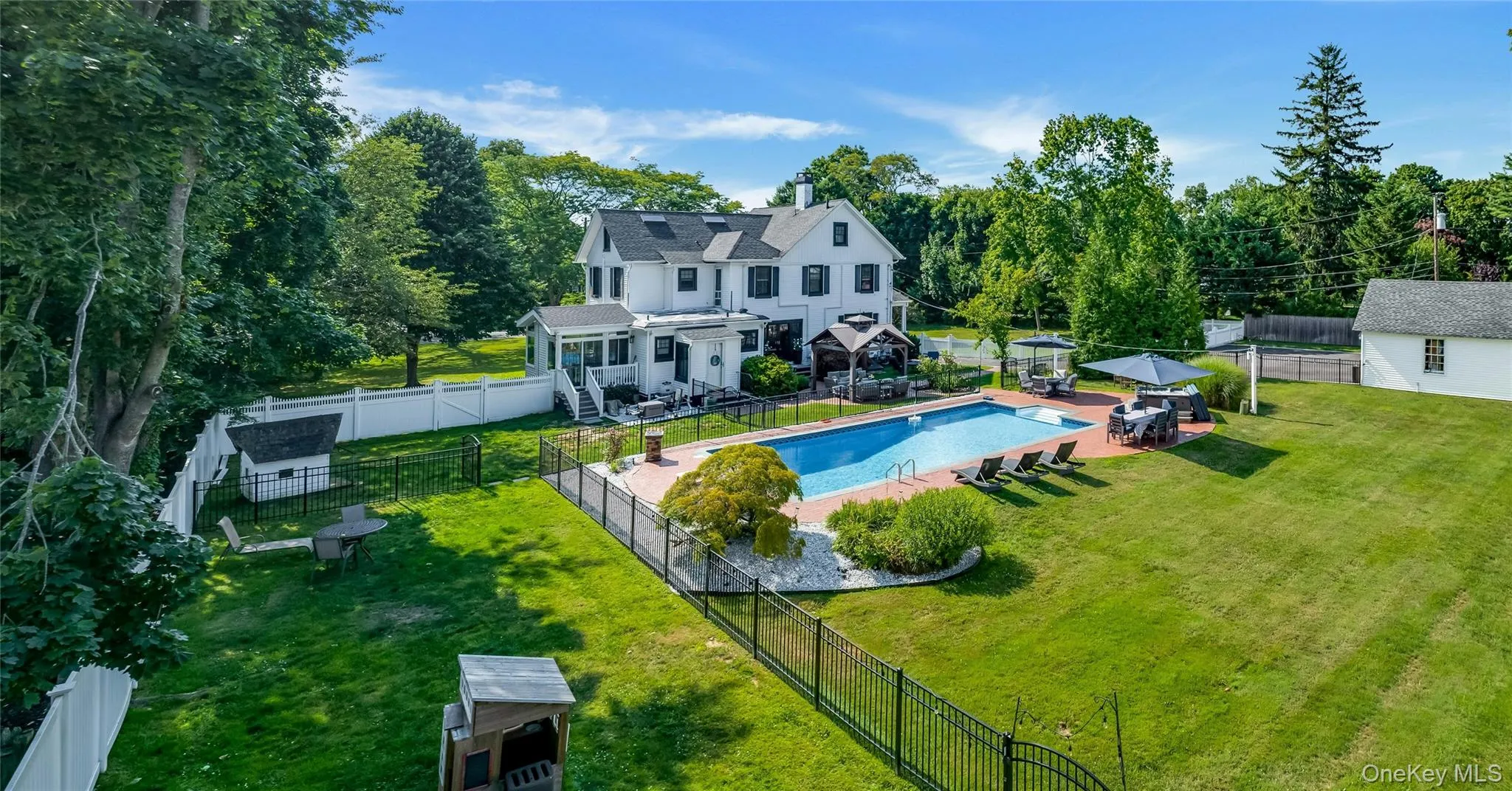 75 Penataquit Avenue, Islip, NY, 6 Bedrooms Bedrooms, 10 Rooms Rooms,3 BathroomsBathrooms,Residential,For Rent,Penataquit,0,1030549 75 Penataquit Avenue, Islip, NY, 6 Bedrooms Bedrooms, 10 Rooms Rooms,3 BathroomsBathrooms,Residential,For Rent,Penataquit,0,1030549