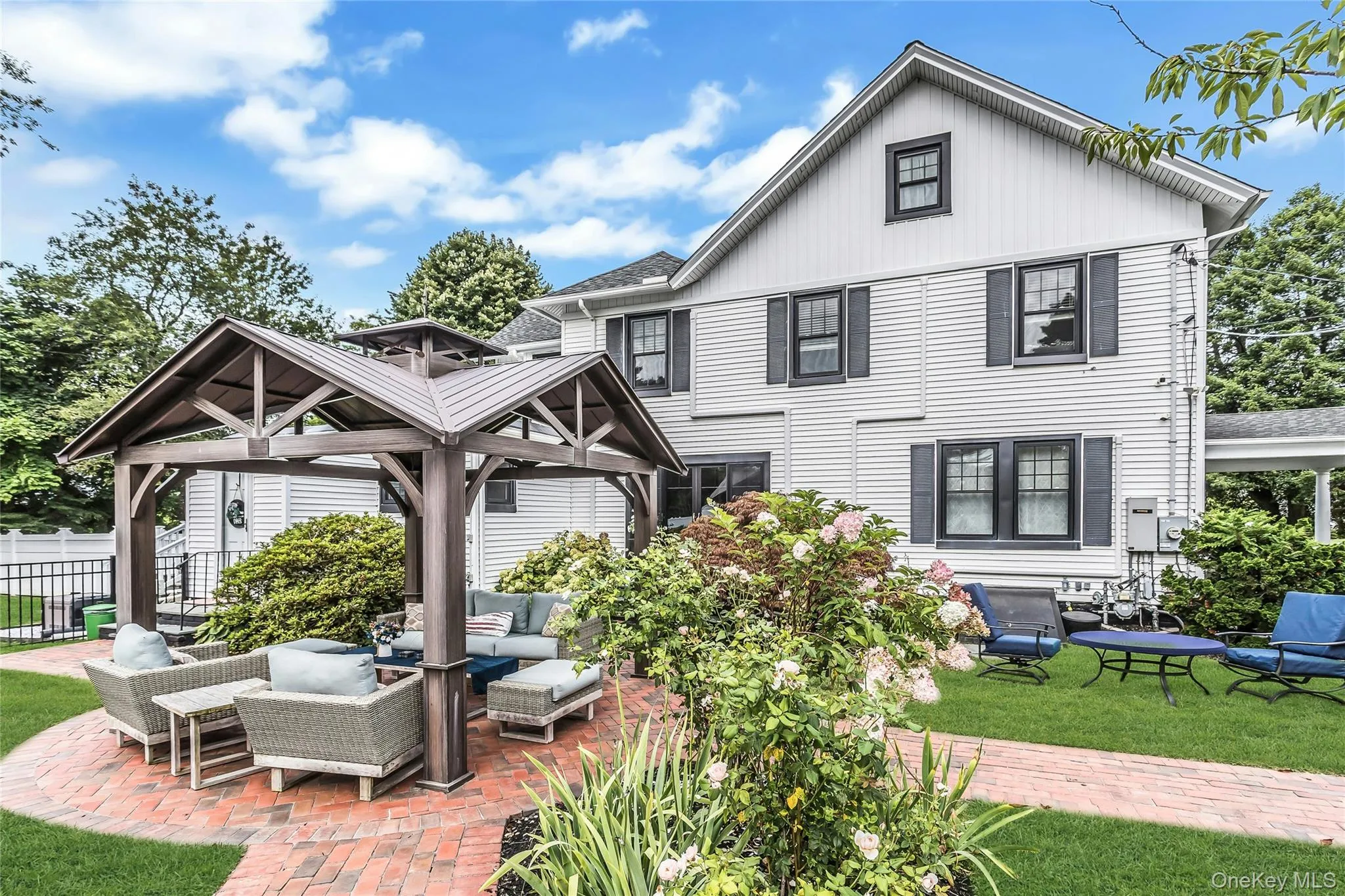 75 Penataquit Avenue, Islip, NY, 6 Bedrooms Bedrooms, 10 Rooms Rooms,3 BathroomsBathrooms,Residential,For Rent,Penataquit,0,1030549 75 Penataquit Avenue, Islip, NY, 6 Bedrooms Bedrooms, 10 Rooms Rooms,3 BathroomsBathrooms,Residential,For Rent,Penataquit,0,1030549