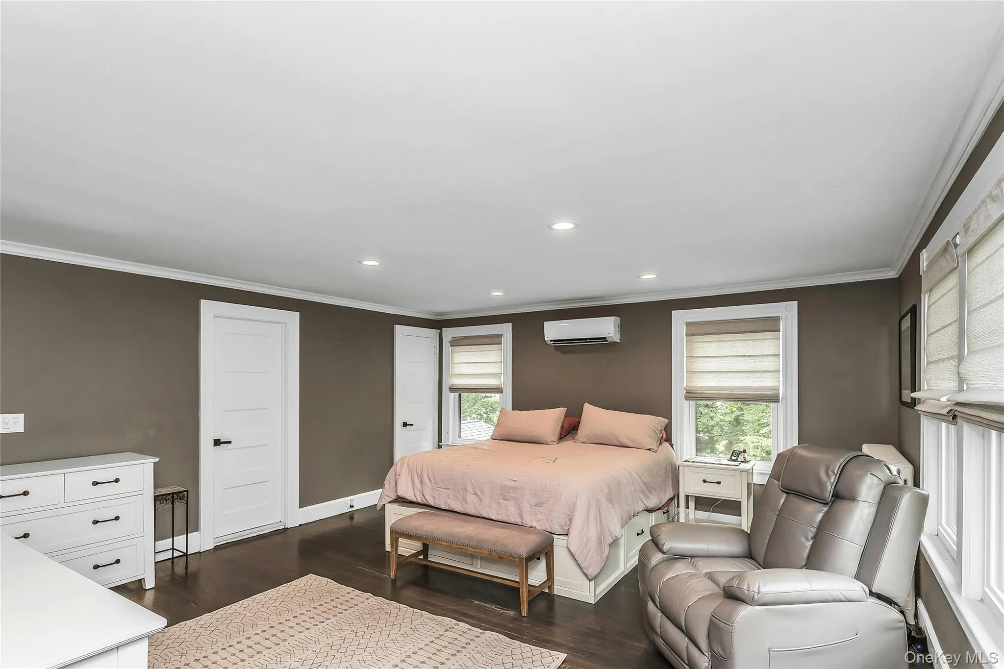 75 Penataquit Avenue, Islip, NY, 6 Bedrooms Bedrooms, 10 Rooms Rooms,3 BathroomsBathrooms,Residential,For Rent,Penataquit,0,1030549 75 Penataquit Avenue, Islip, NY, 6 Bedrooms Bedrooms, 10 Rooms Rooms,3 BathroomsBathrooms,Residential,For Rent,Penataquit,0,1030549