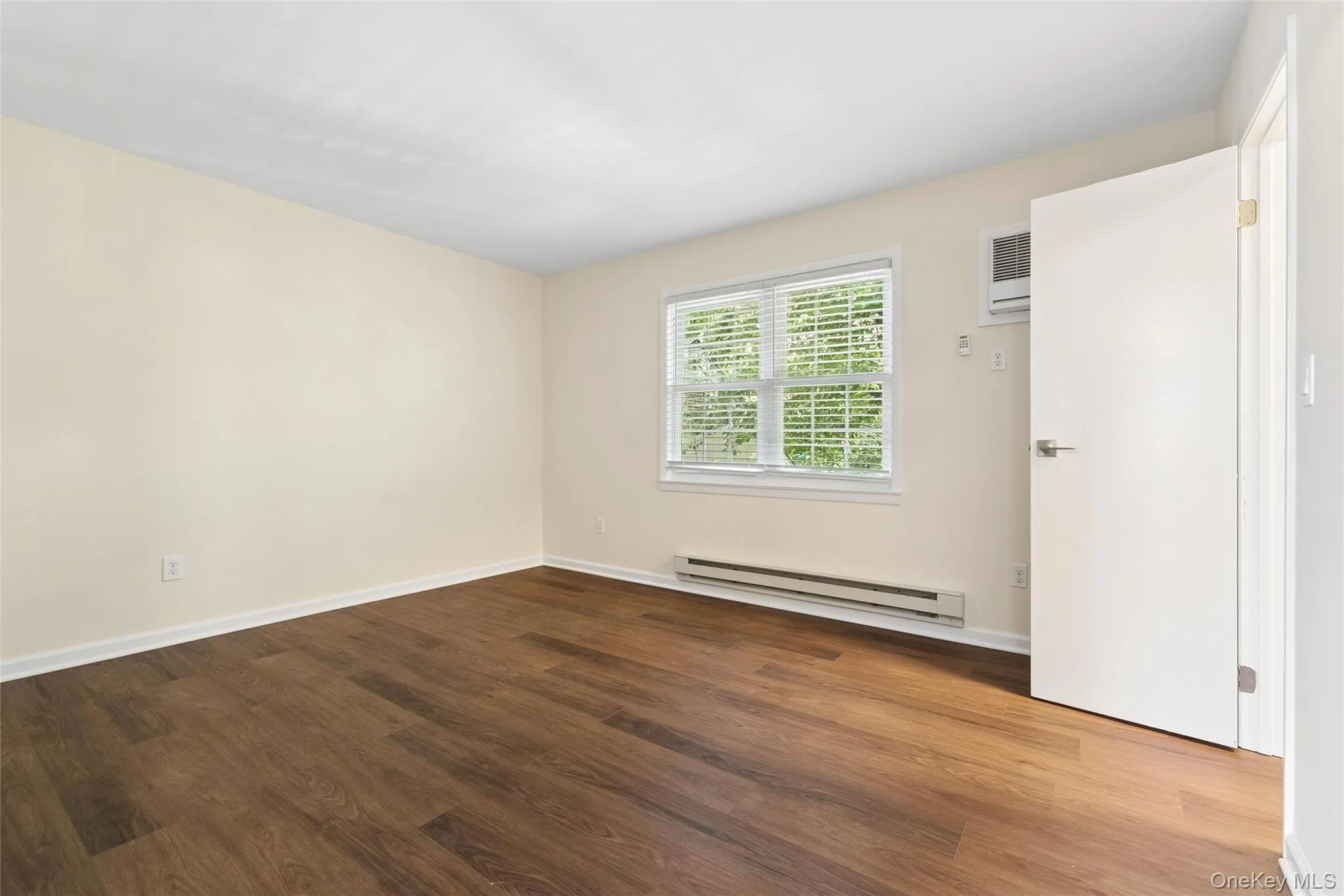1000 9th Street, Southold, NY, 1 Bedroom Bedrooms, 4 Rooms Rooms,1 BathroomBathrooms,Residential Lease,For Rent,9th,0,1030556 1000 9th Street, Southold, NY, 1 Bedroom Bedrooms, 4 Rooms Rooms,1 BathroomBathrooms,Residential Lease,For Rent,9th,0,1030556