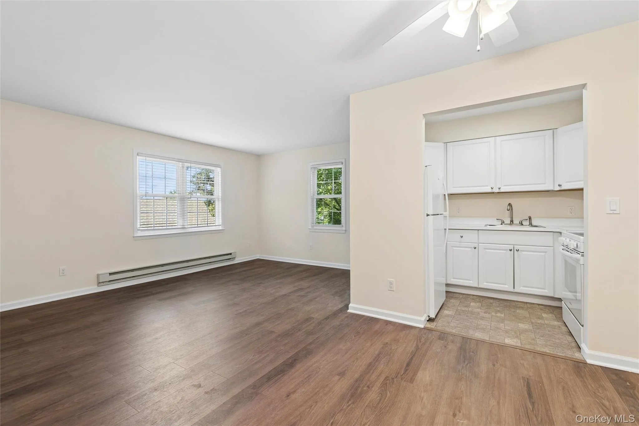 1000 9th Street, Southold, NY, 1 Bedroom Bedrooms, 4 Rooms Rooms,1 BathroomBathrooms,Residential Lease,For Rent,9th,0,1030556 1000 9th Street, Southold, NY, 1 Bedroom Bedrooms, 4 Rooms Rooms,1 BathroomBathrooms,Residential Lease,For Rent,9th,0,1030556
