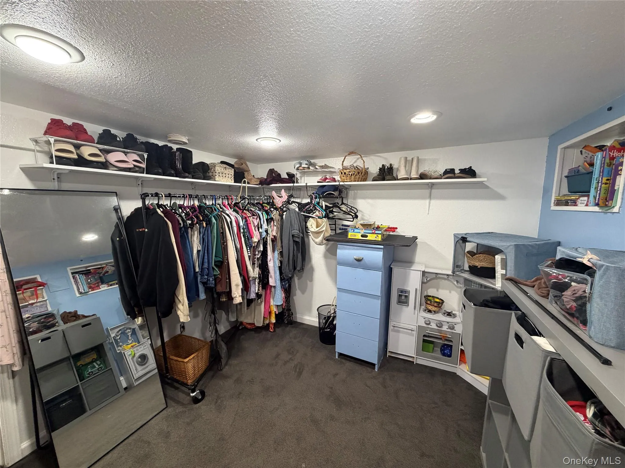 6069 80th Avenue, New York, NY, 5 Bedrooms Bedrooms, 8 Rooms Rooms,2 BathroomsBathrooms,Residential,For Rent,80th,0,1030558 6069 80th Avenue, New York, NY, 5 Bedrooms Bedrooms, 8 Rooms Rooms,2 BathroomsBathrooms,Residential,For Rent,80th,0,1030558