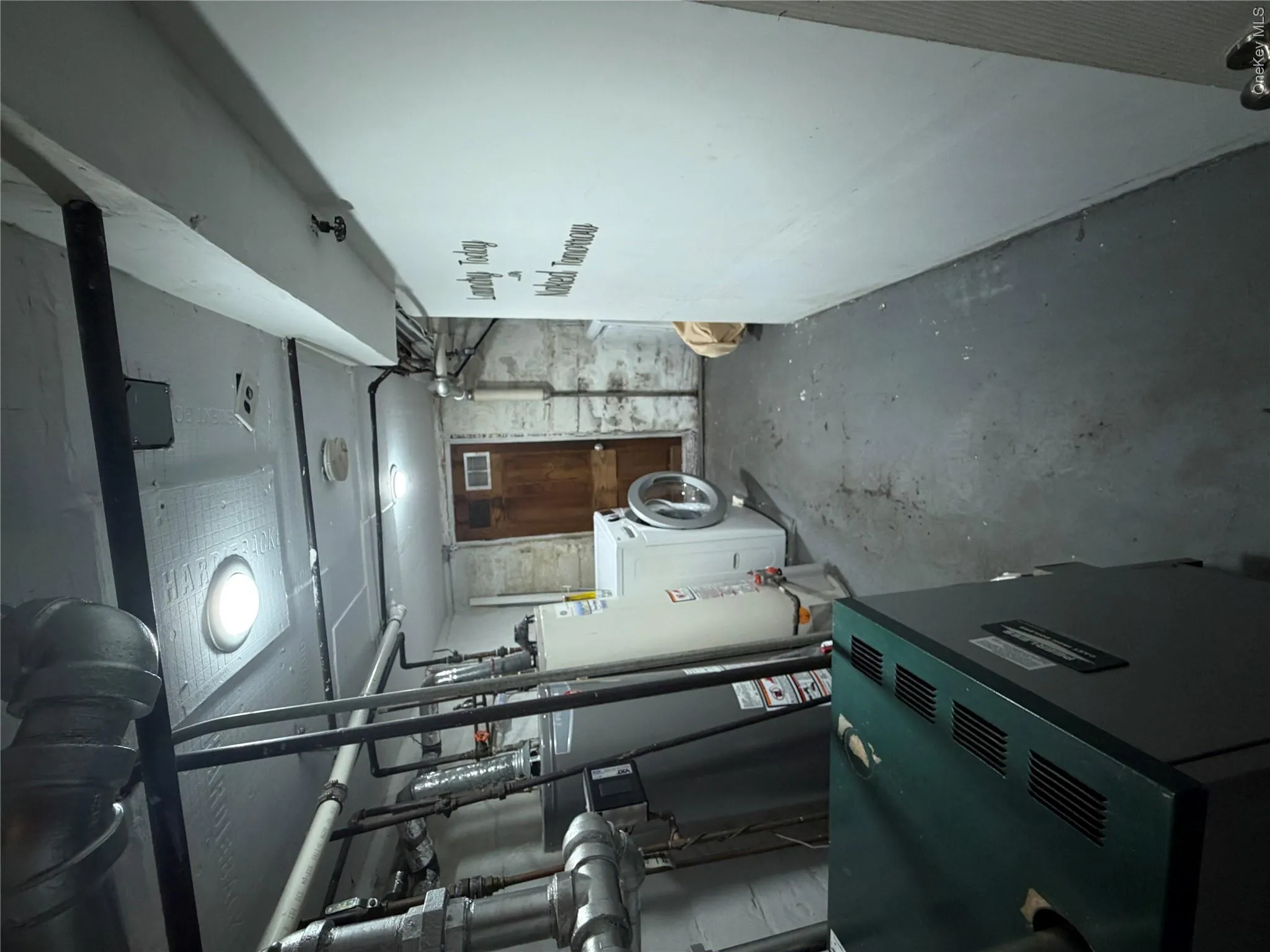 6069 80th Avenue, New York, NY, 5 Bedrooms Bedrooms, 8 Rooms Rooms,2 BathroomsBathrooms,Residential,For Rent,80th,0,1030558 6069 80th Avenue, New York, NY, 5 Bedrooms Bedrooms, 8 Rooms Rooms,2 BathroomsBathrooms,Residential,For Rent,80th,0,1030558