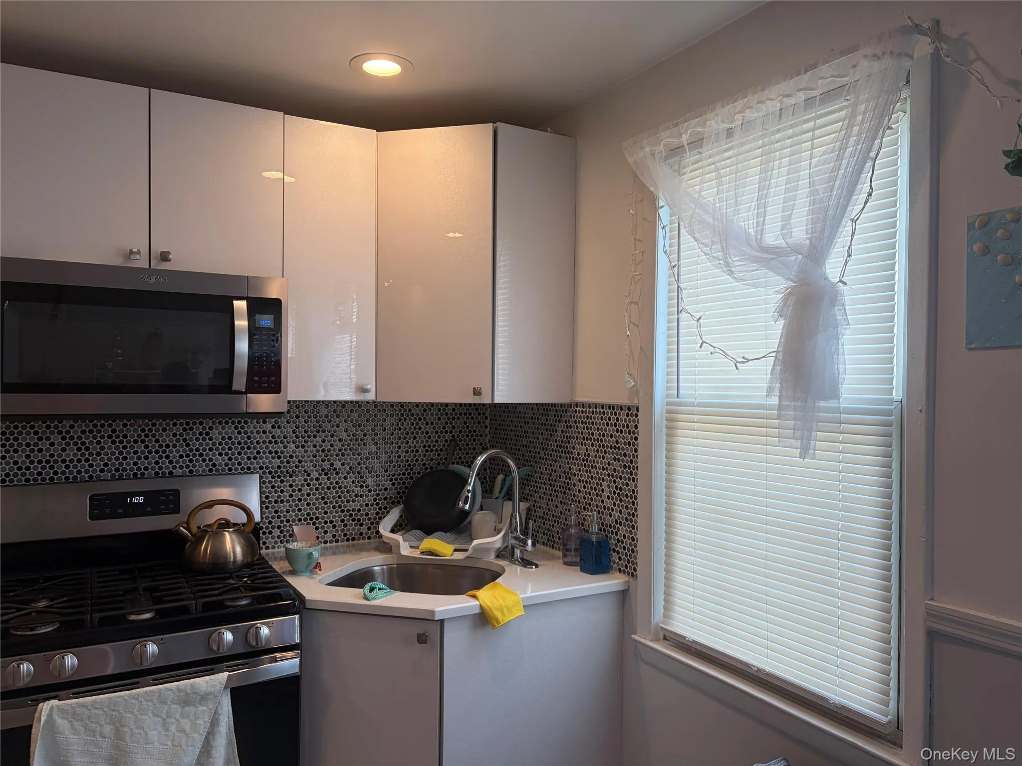 6069 80th Avenue, New York, NY, 5 Bedrooms Bedrooms, 8 Rooms Rooms,2 BathroomsBathrooms,Residential,For Rent,80th,0,1030558 6069 80th Avenue, New York, NY, 5 Bedrooms Bedrooms, 8 Rooms Rooms,2 BathroomsBathrooms,Residential,For Rent,80th,0,1030558
