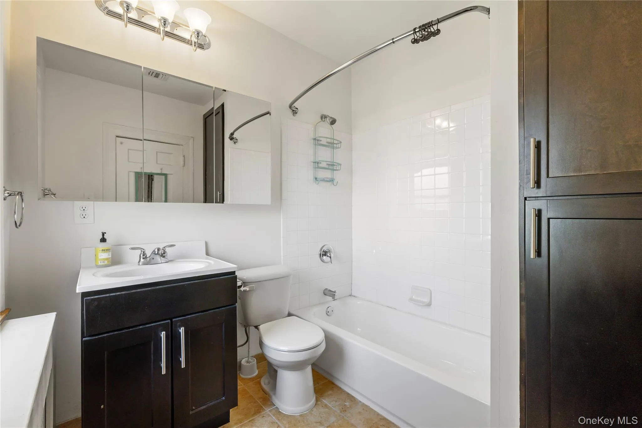 315 Ellington Avenue, Hempstead, NY, 4 Bedrooms Bedrooms, 8 Rooms Rooms,3 BathroomsBathrooms,Residential Lease,For Rent,Ellington,0,1030564 315 Ellington Avenue, Hempstead, NY, 4 Bedrooms Bedrooms, 8 Rooms Rooms,3 BathroomsBathrooms,Residential Lease,For Rent,Ellington,0,1030564