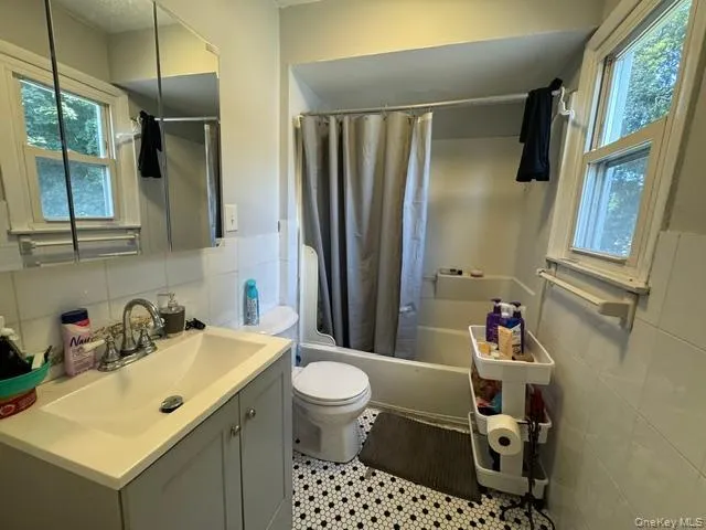 325 West Street, Newburgh (city), NY, 4 Bedrooms Bedrooms, 8 Rooms Rooms,2 BathroomsBathrooms,Residential,For Rent,West,0,1030569 325 West Street, Newburgh (city), NY, 4 Bedrooms Bedrooms, 8 Rooms Rooms,2 BathroomsBathrooms,Residential,For Rent,West,0,1030569