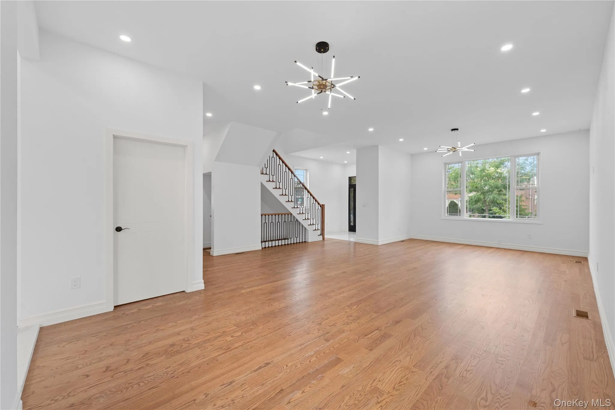172-12 65th Avenue, New York, NY, 4 Bedrooms Bedrooms, 10 Rooms Rooms,3 BathroomsBathrooms,Residential,For Rent,65th,0,1030574 172-12 65th Avenue, New York, NY, 4 Bedrooms Bedrooms, 10 Rooms Rooms,3 BathroomsBathrooms,Residential,For Rent,65th,0,1030574