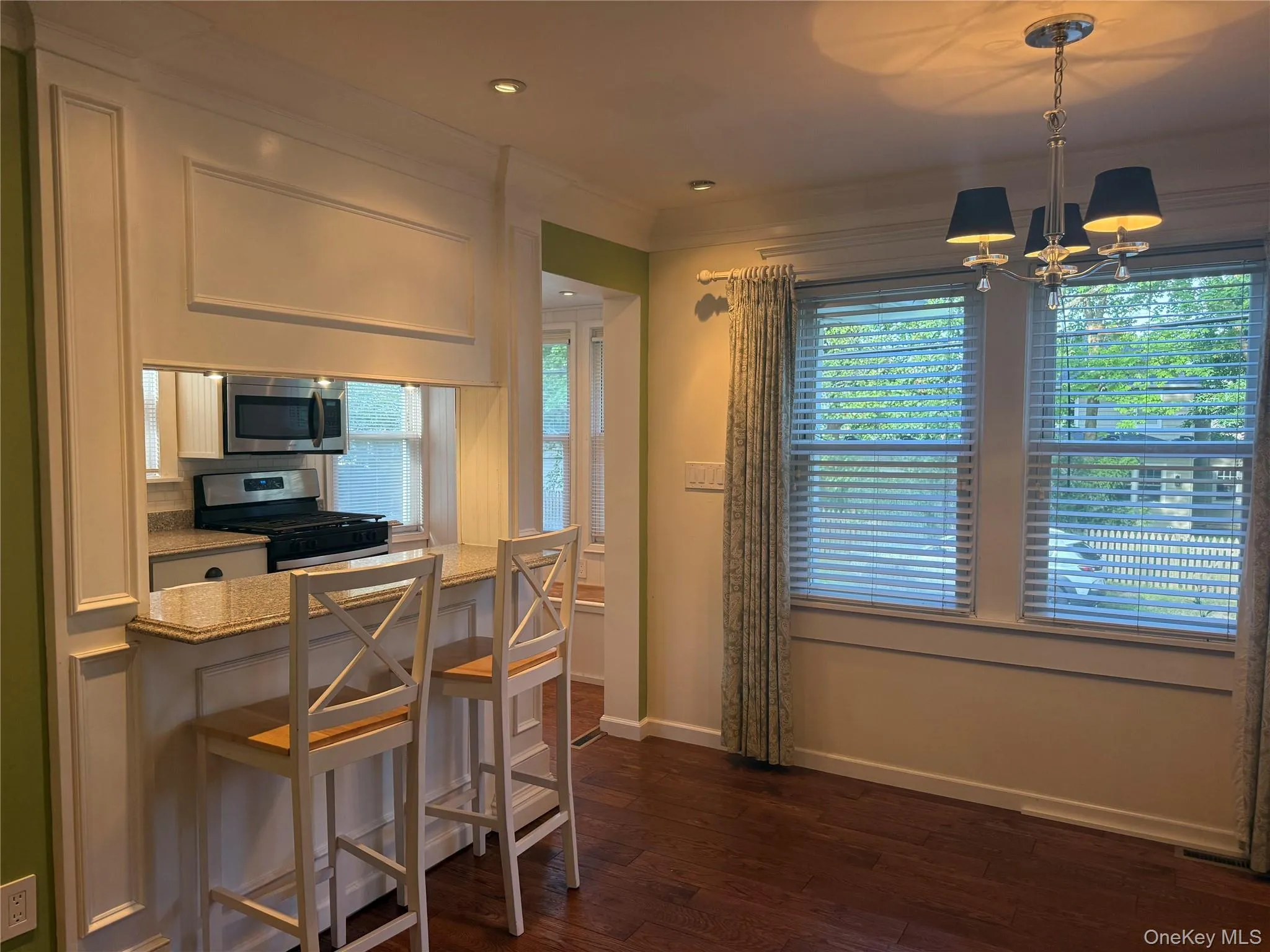 24 8th Avenue, Oyster Bay, NY, 2 Bedrooms Bedrooms, 6 Rooms Rooms,1 BathroomBathrooms,Residential Lease,For Rent,8th,0,1030577 24 8th Avenue, Oyster Bay, NY, 2 Bedrooms Bedrooms, 6 Rooms Rooms,1 BathroomBathrooms,Residential Lease,For Rent,8th,0,1030577