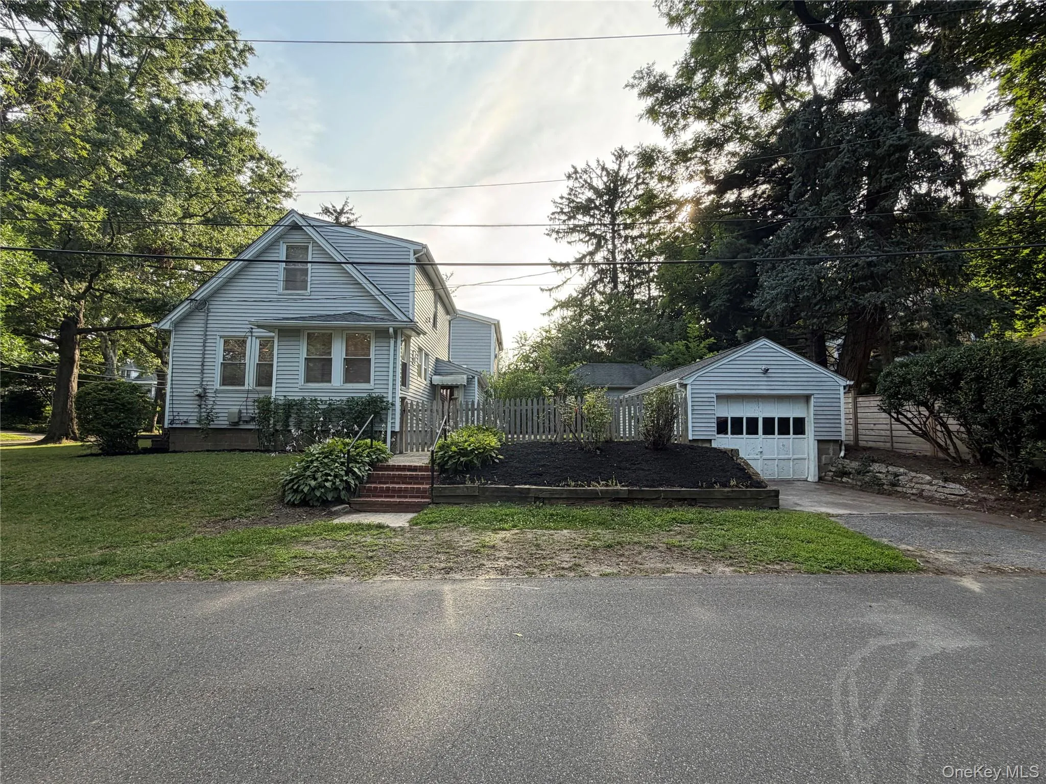 24 8th Avenue, Oyster Bay, NY, 2 Bedrooms Bedrooms, 6 Rooms Rooms,1 BathroomBathrooms,Residential Lease,For Rent,8th,0,1030577 24 8th Avenue, Oyster Bay, NY, 2 Bedrooms Bedrooms, 6 Rooms Rooms,1 BathroomBathrooms,Residential Lease,For Rent,8th,0,1030577