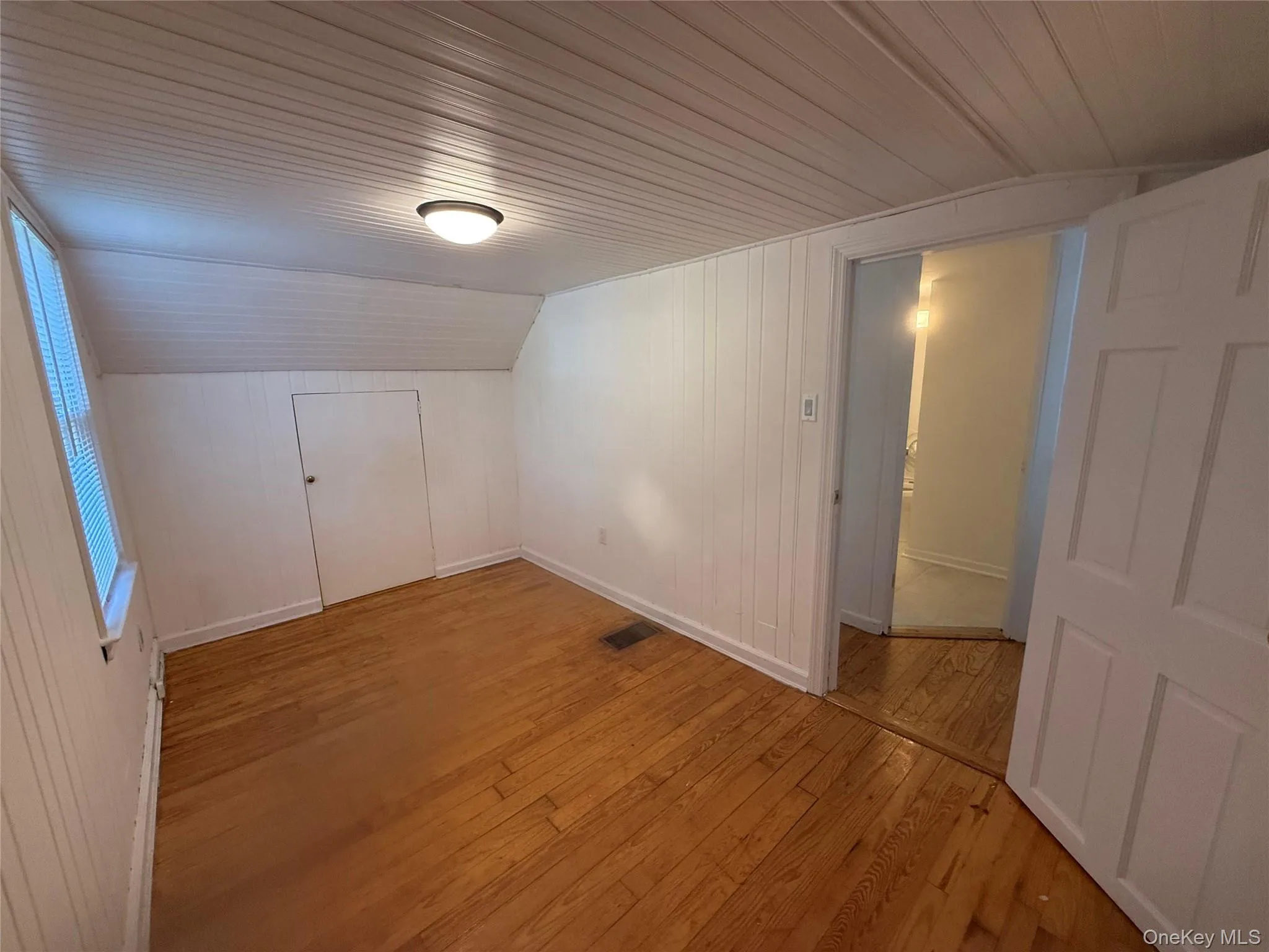 24 8th Avenue, Oyster Bay, NY, 2 Bedrooms Bedrooms, 6 Rooms Rooms,1 BathroomBathrooms,Residential Lease,For Rent,8th,0,1030577 24 8th Avenue, Oyster Bay, NY, 2 Bedrooms Bedrooms, 6 Rooms Rooms,1 BathroomBathrooms,Residential Lease,For Rent,8th,0,1030577
