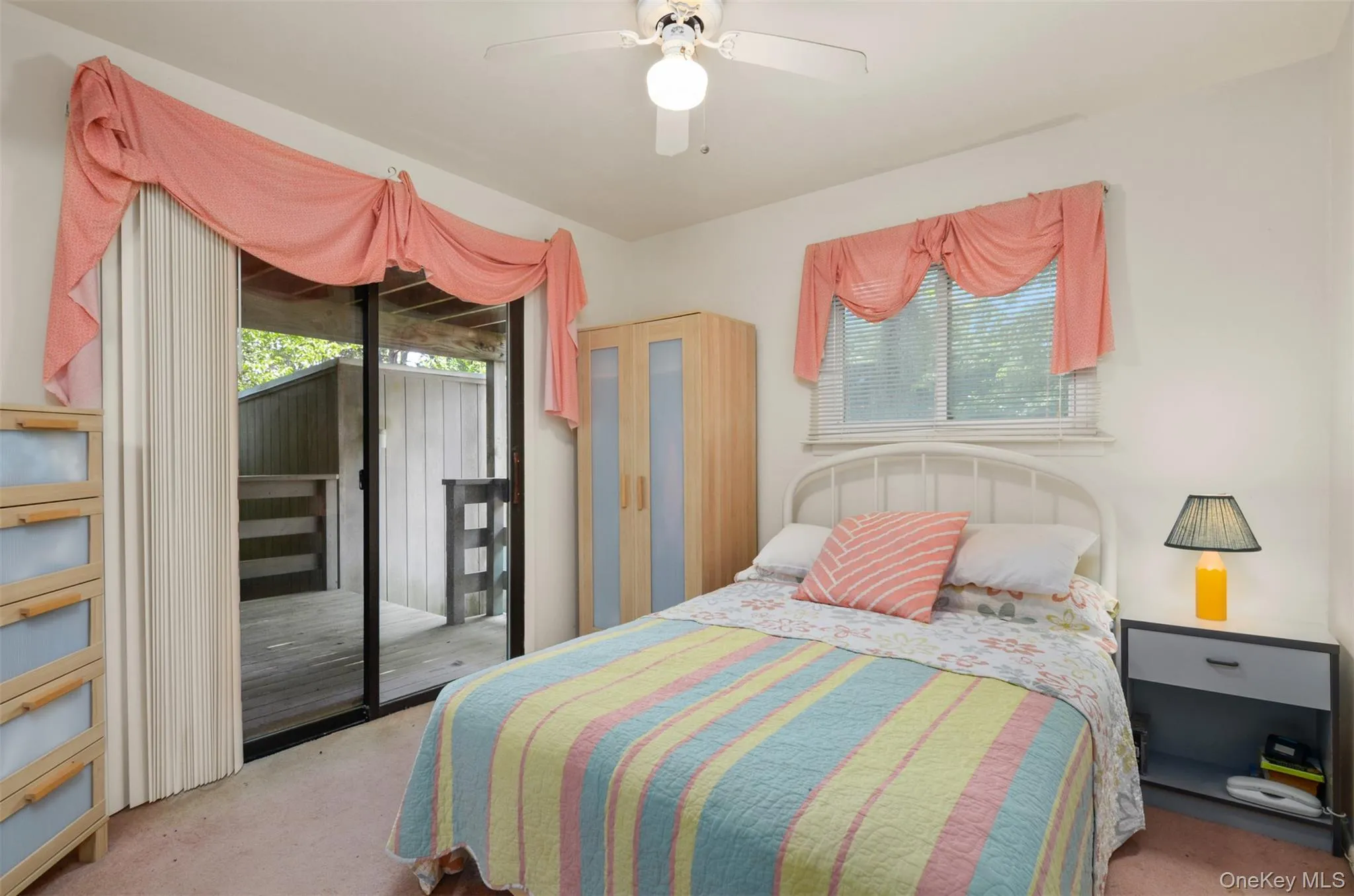 Primary with slider to private deck Primary with slider to private deck