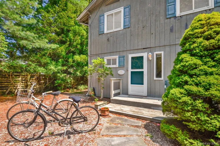 Amagansett Dunes Living