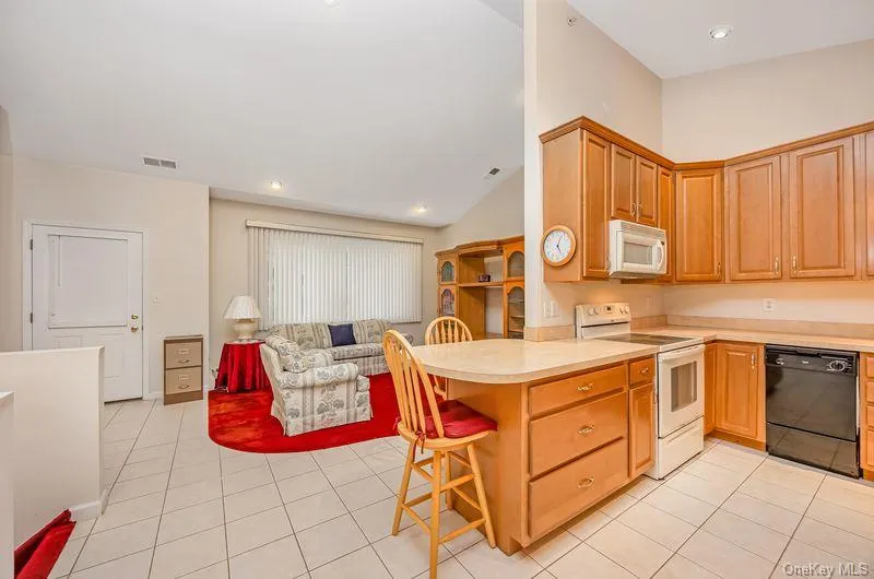 130 Francesca Way, Babylon, NY, 2 Bedrooms Bedrooms, 6 Rooms Rooms,2 BathroomsBathrooms,Residential,For Rent,Francesca,0,1030587 130 Francesca Way, Babylon, NY, 2 Bedrooms Bedrooms, 6 Rooms Rooms,2 BathroomsBathrooms,Residential,For Rent,Francesca,0,1030587