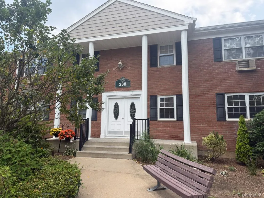 338 Lakeland Avenue, Islip, NY, 1 Bedroom Bedrooms, 4 Rooms Rooms,1 BathroomBathrooms,Residential,For Rent,Lakeland,0,1030594 338 Lakeland Avenue, Islip, NY, 1 Bedroom Bedrooms, 4 Rooms Rooms,1 BathroomBathrooms,Residential,For Rent,Lakeland,0,1030594