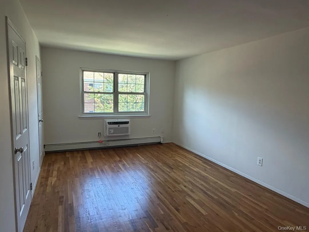 338 Lakeland Avenue, Islip, NY, 1 Bedroom Bedrooms, 4 Rooms Rooms,1 BathroomBathrooms,Residential,For Rent,Lakeland,0,1030594 338 Lakeland Avenue, Islip, NY, 1 Bedroom Bedrooms, 4 Rooms Rooms,1 BathroomBathrooms,Residential,For Rent,Lakeland,0,1030594