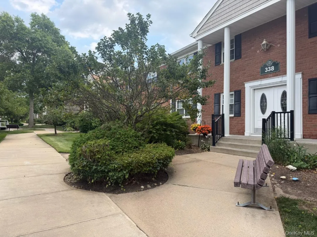 338 Lakeland Avenue, Islip, NY, 1 Bedroom Bedrooms, 4 Rooms Rooms,1 BathroomBathrooms,Residential,For Rent,Lakeland,0,1030594 338 Lakeland Avenue, Islip, NY, 1 Bedroom Bedrooms, 4 Rooms Rooms,1 BathroomBathrooms,Residential,For Rent,Lakeland,0,1030594