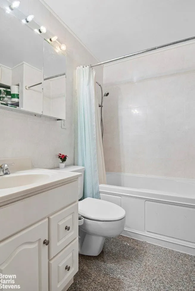 13624 Maple Ave, New York, NY, 2 Bedrooms Bedrooms, 5 Rooms Rooms,2 BathroomsBathrooms,Residential,For Rent,Maple Ave,0,1030595 13624 Maple Ave, New York, NY, 2 Bedrooms Bedrooms, 5 Rooms Rooms,2 BathroomsBathrooms,Residential,For Rent,Maple Ave,0,1030595