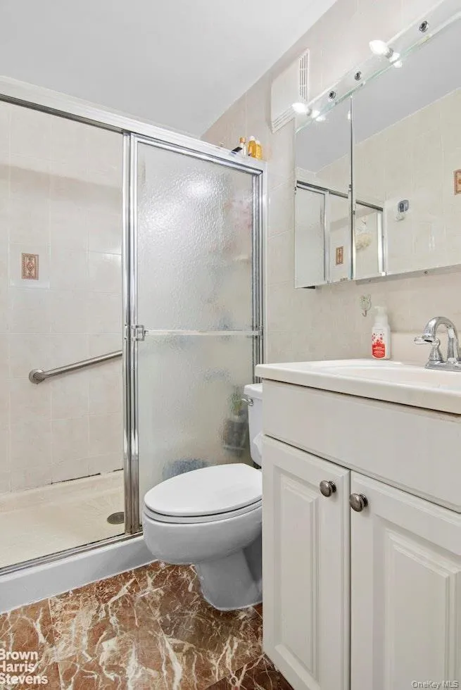 13624 Maple Ave, New York, NY, 2 Bedrooms Bedrooms, 5 Rooms Rooms,2 BathroomsBathrooms,Residential,For Rent,Maple Ave,0,1030595 13624 Maple Ave, New York, NY, 2 Bedrooms Bedrooms, 5 Rooms Rooms,2 BathroomsBathrooms,Residential,For Rent,Maple Ave,0,1030595