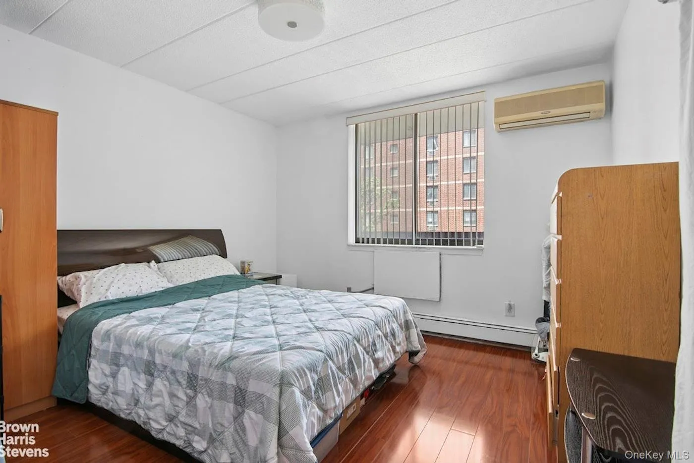 13624 Maple Ave, New York, NY, 2 Bedrooms Bedrooms, 5 Rooms Rooms,2 BathroomsBathrooms,Residential,For Rent,Maple Ave,0,1030595 13624 Maple Ave, New York, NY, 2 Bedrooms Bedrooms, 5 Rooms Rooms,2 BathroomsBathrooms,Residential,For Rent,Maple Ave,0,1030595
