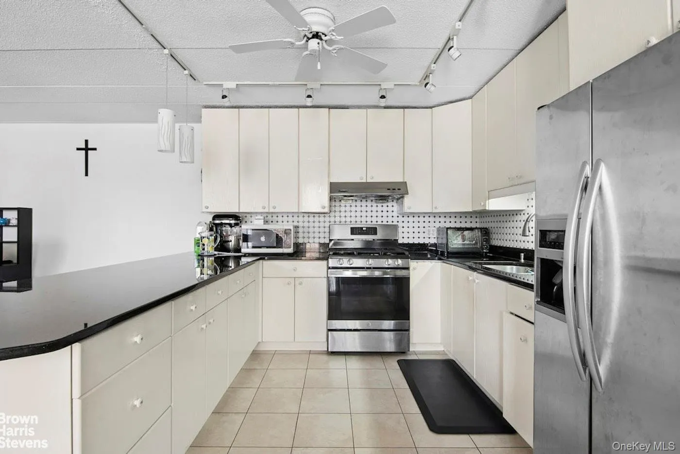 13624 Maple Ave, New York, NY, 2 Bedrooms Bedrooms, 5 Rooms Rooms,2 BathroomsBathrooms,Residential,For Rent,Maple Ave,0,1030595 13624 Maple Ave, New York, NY, 2 Bedrooms Bedrooms, 5 Rooms Rooms,2 BathroomsBathrooms,Residential,For Rent,Maple Ave,0,1030595