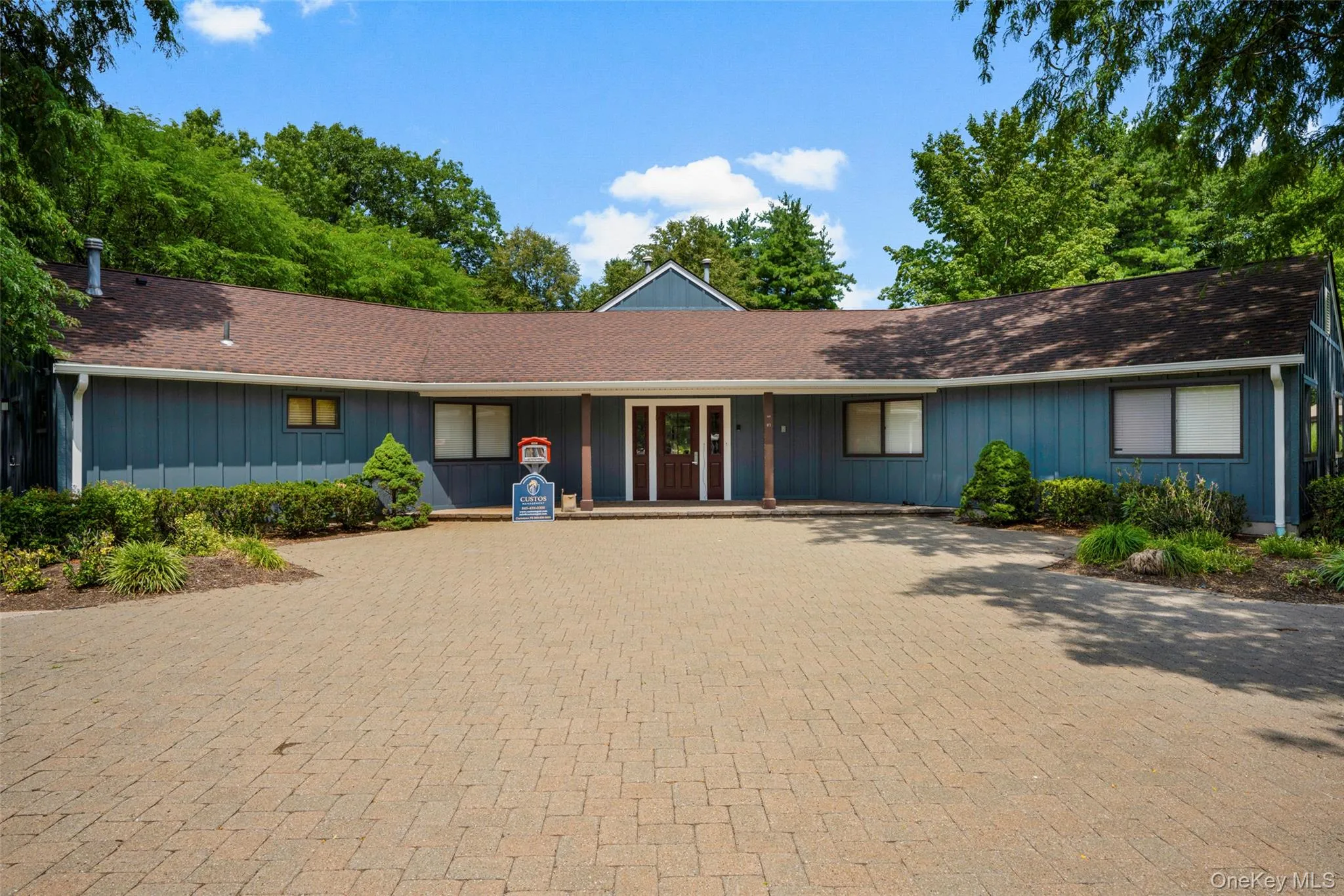 ClubHouse has been totally renovated with gorgeous new totally equipped kitchen. Can be rented out by owners for private celebrations & parties. ClubHouse has been totally renovated with gorgeous new totally equipped kitchen. Can be rented out by owners for private celebrations & parties.